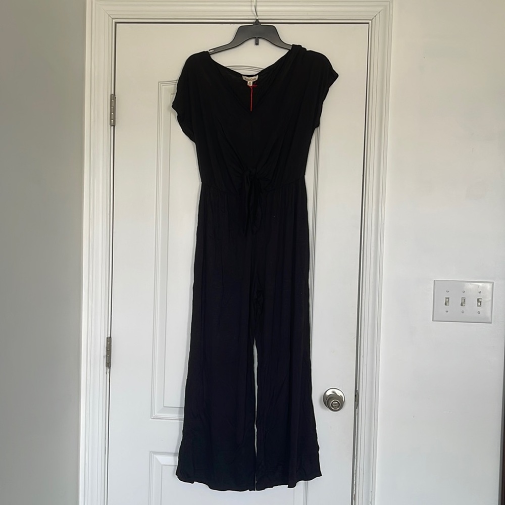 NWT🤍 black jumpsuit